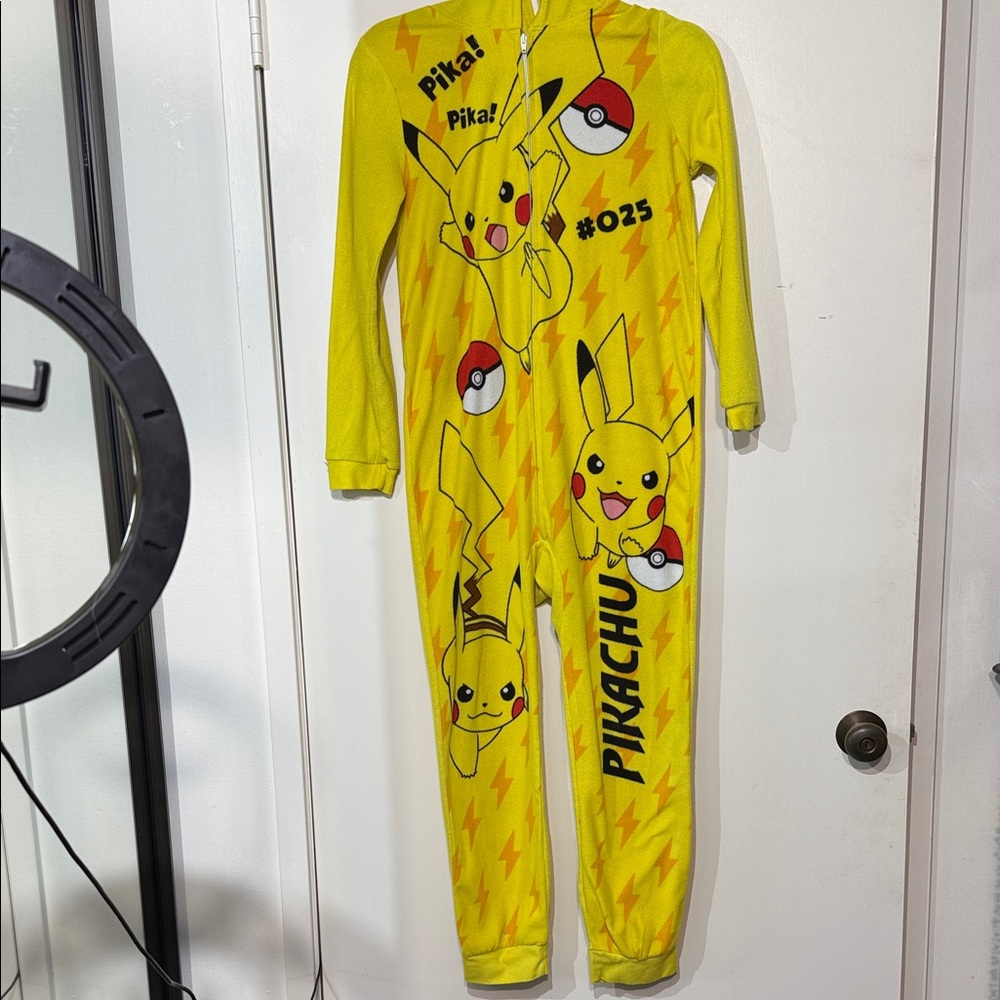 Pokemon Unisex Pikachu Yellow Kids Onesie Footie Size Large